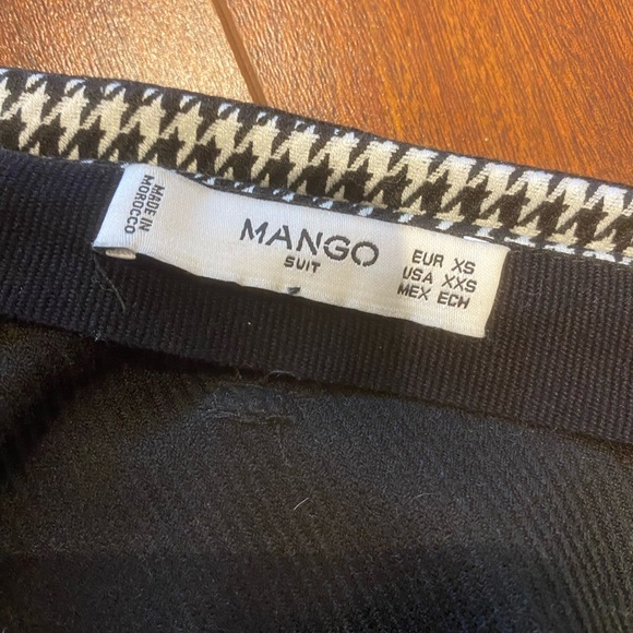 Mini Skirt - Picture 4 of 6